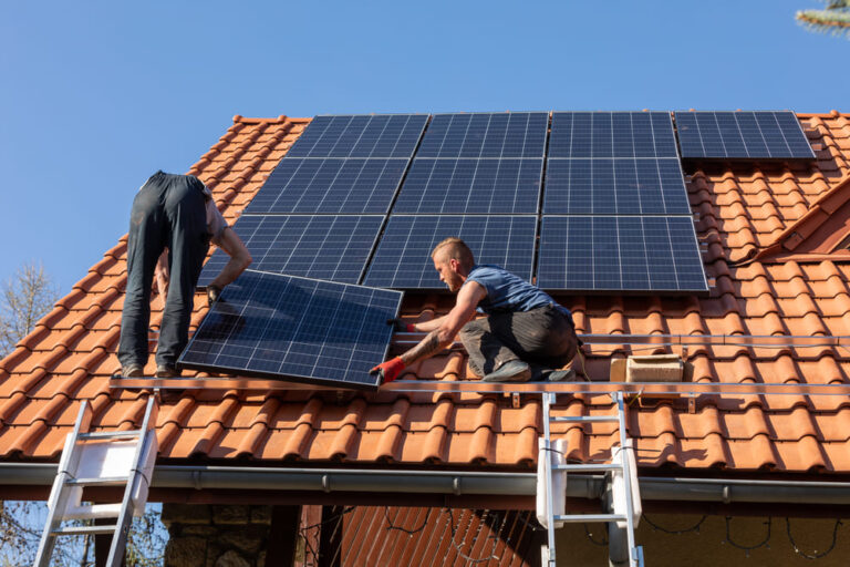 découvrez comment installer des panneaux solaires efficacement pour optimiser votre consommation d'énergie et réduire votre empreinte carbone. suivez notre guide étape par étape pour tirer le meilleur parti de l'énergie solaire.