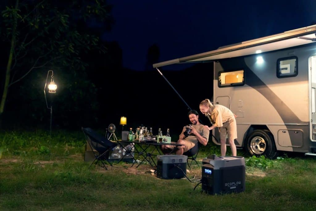 découvrez notre kit solaire nomade, idéal pour vos aventures en plein air. léger et facile à transporter, il vous fournit une source d'énergie renouvelable pour recharger vos appareils où que vous soyez. parfait pour le camping, les randonnées ou les voyages, restez connecté tout en respectant l'environnement.