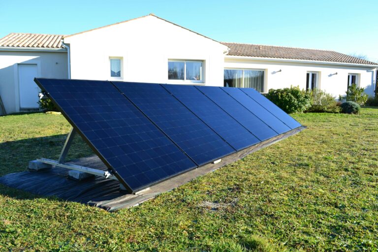 découvrez tout ce qu'il faut savoir sur le permis pour l'installation de panneaux solaires. obtenez des conseils pratiques, les démarches administratives à suivre et les réglementations en vigueur pour réaliser votre projet d'énergie renouvelable en toute légalité.