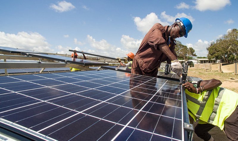 découvrez comment installer des panneaux solaires chez vous pour réduire votre facture d'énergie et profiter des avantages de l'énergie renouvelable. suivez nos conseils d'experts étape par étape pour une installation réussie et durable.