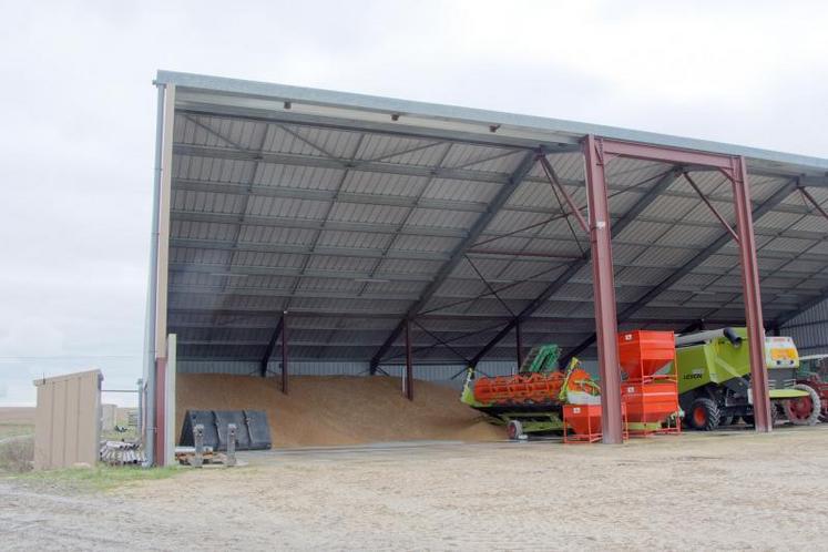 découvrez les avantages des hangars photovoltaïques : une solution innovante pour optimiser votre espace tout en produisant une énergie renouvelable. transformez votre toiture en une source d'énergie durable et réduisez vos coûts d'électricité.