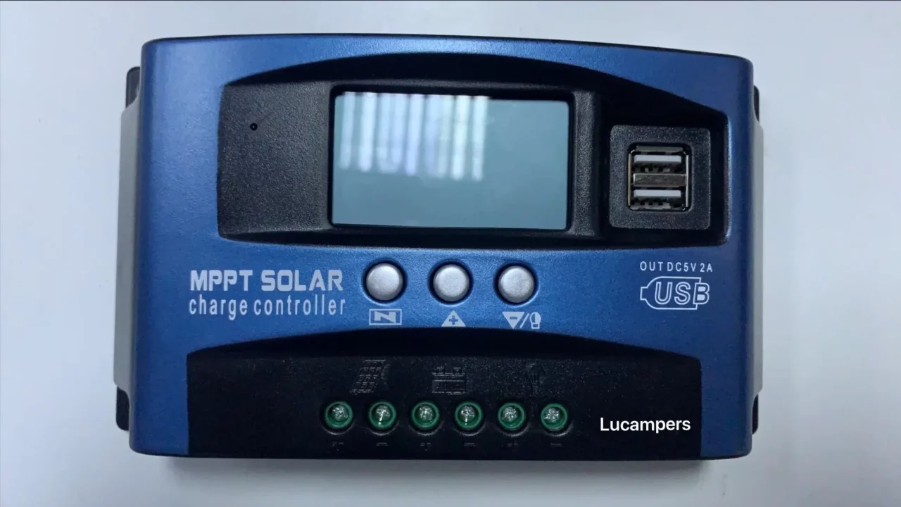 découvrez notre régulateur de charge solaire, conçu pour optimiser la gestion de l'énergie de votre système photovoltaïque. assurez une recharge efficace de vos batteries tout en prolongeant leur durée de vie. parfait pour les applications domestiques et professionnelles, ce régulateur allie performance et fiabilité.