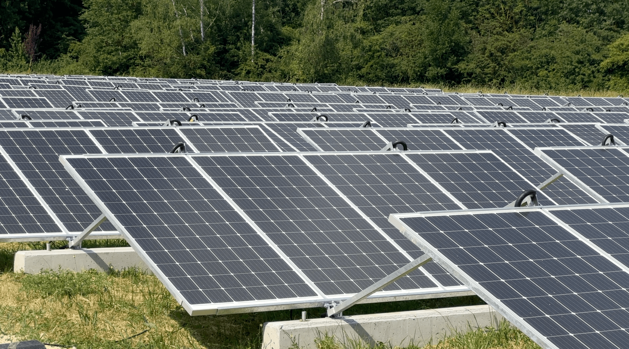 découvrez les aides disponibles pour l'installation de panneaux solaires à metz en 2024. profitez de subventions, crédits d'impôt et conseils pour optimiser votre transition énergétique et réduire vos factures d'électricité.