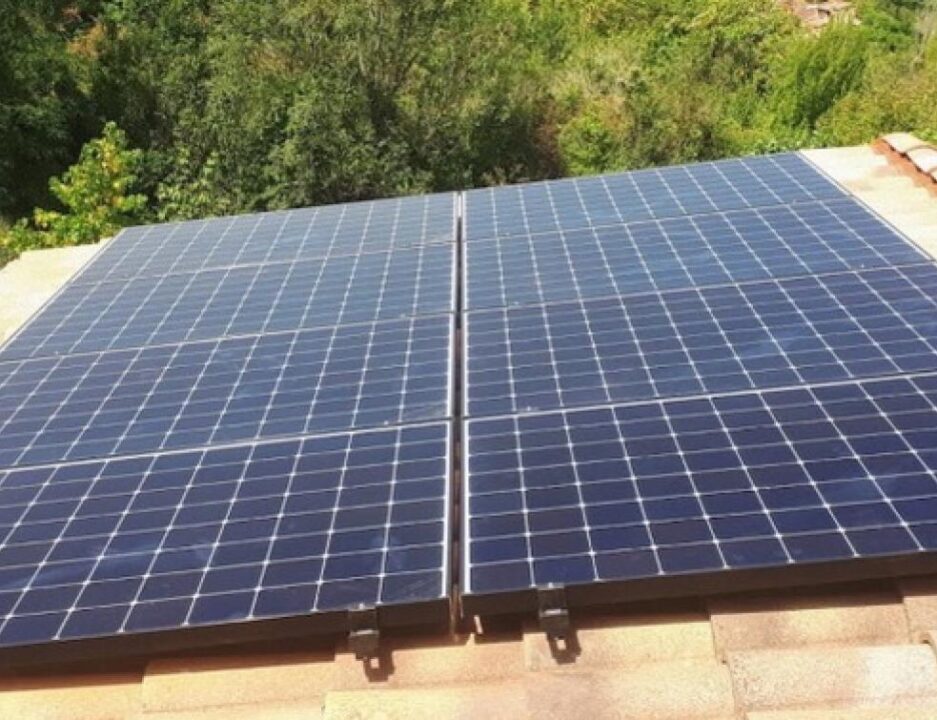 découvrez nos services d'anti mousse photovoltaïque à metz pour protéger vos panneaux solaires. prolongez leur durée de vie et maximisez leur efficacité énergétique grâce à notre expertise. contactez-nous dès aujourd'hui !