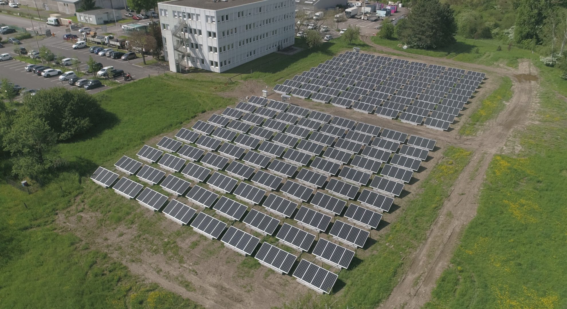 découvrez les avantages de l'autoconsommation d'énergie grâce aux panneaux solaires à metz. optimisez votre facture d'électricité tout en contribuant à la transition énergétique. informez-vous sur les installations, les aides financières et les performances des panneaux solaires dans votre région.