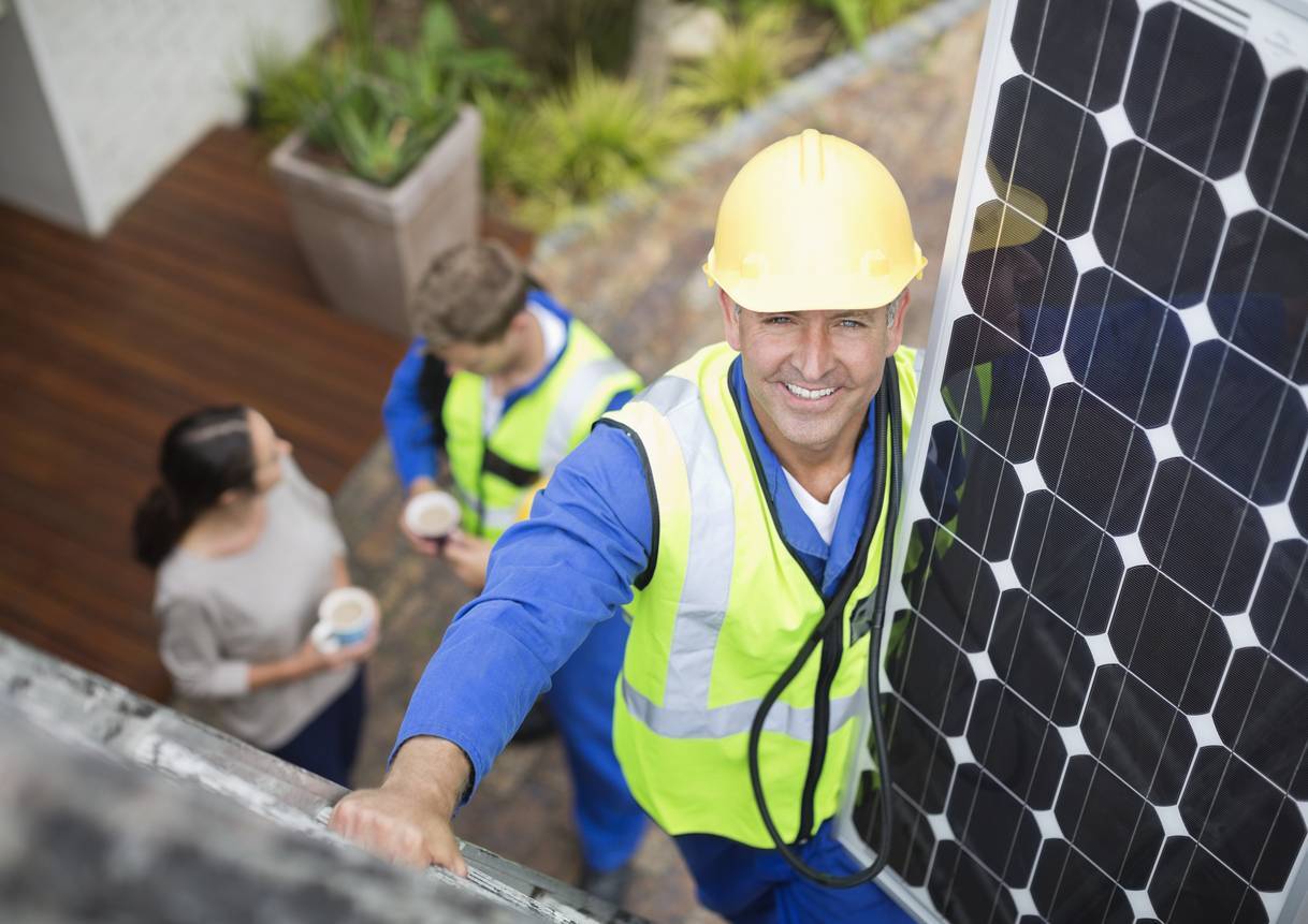 découvrez les avantages fiscaux liés à l'installation de panneaux solaires en france. profitez d'aides et de réductions d'impôt pour rendre votre projet d'énergie renouvelable encore plus rentable.