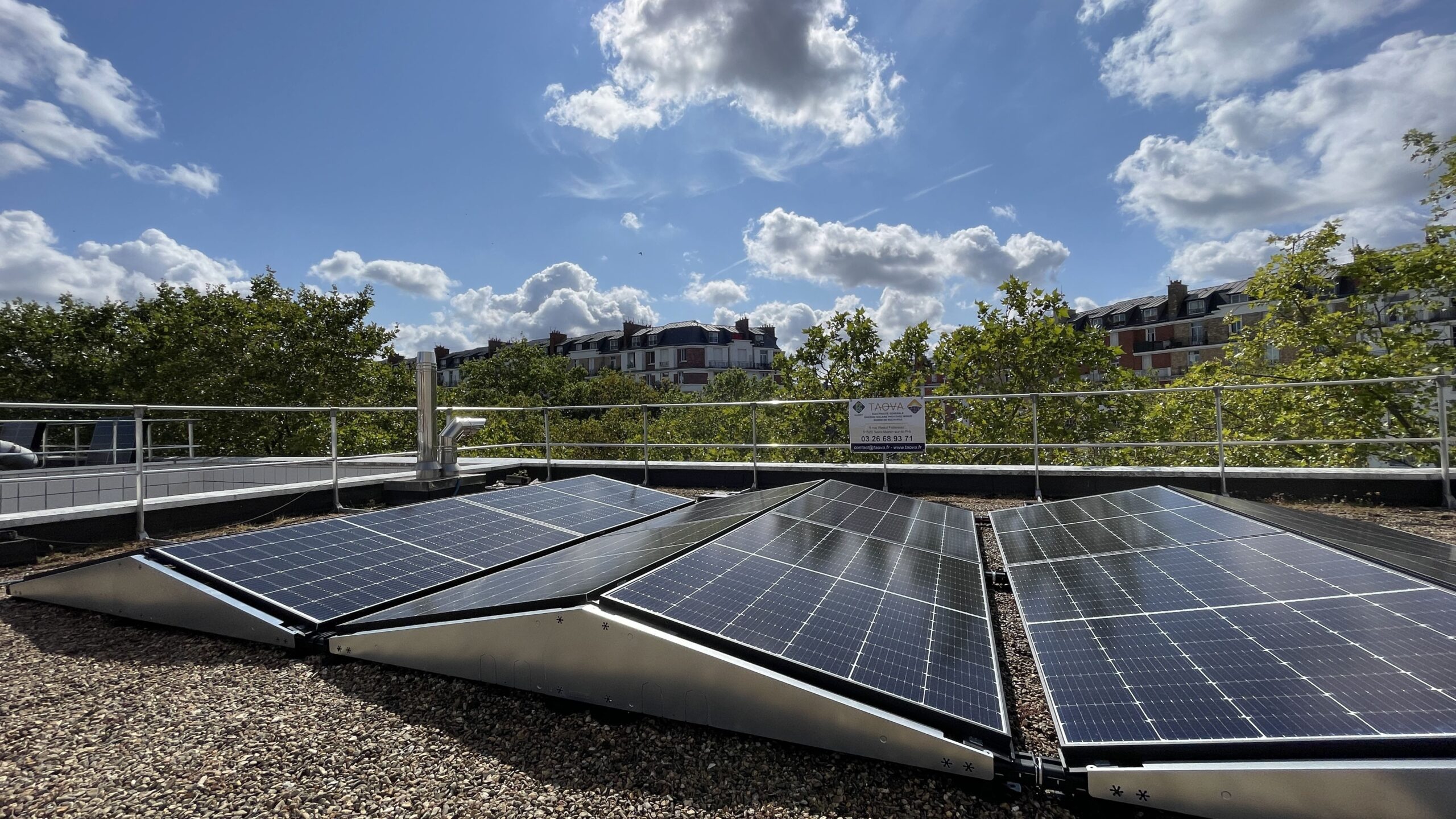 découvrez comment choisir le meilleur panneau photovoltaïque à metz pour optimiser votre production d'énergie solaire. explorez les options disponibles, les avantages de chaque type et profitez d'une installation adaptée à vos besoins.