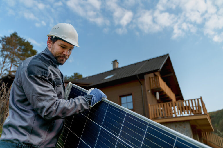 découvrez nos solutions de panneaux solaires pour produire votre électricité à metz. profitez des énergies renouvelables pour réduire vos factures et contribuer à la protection de l'environnement.