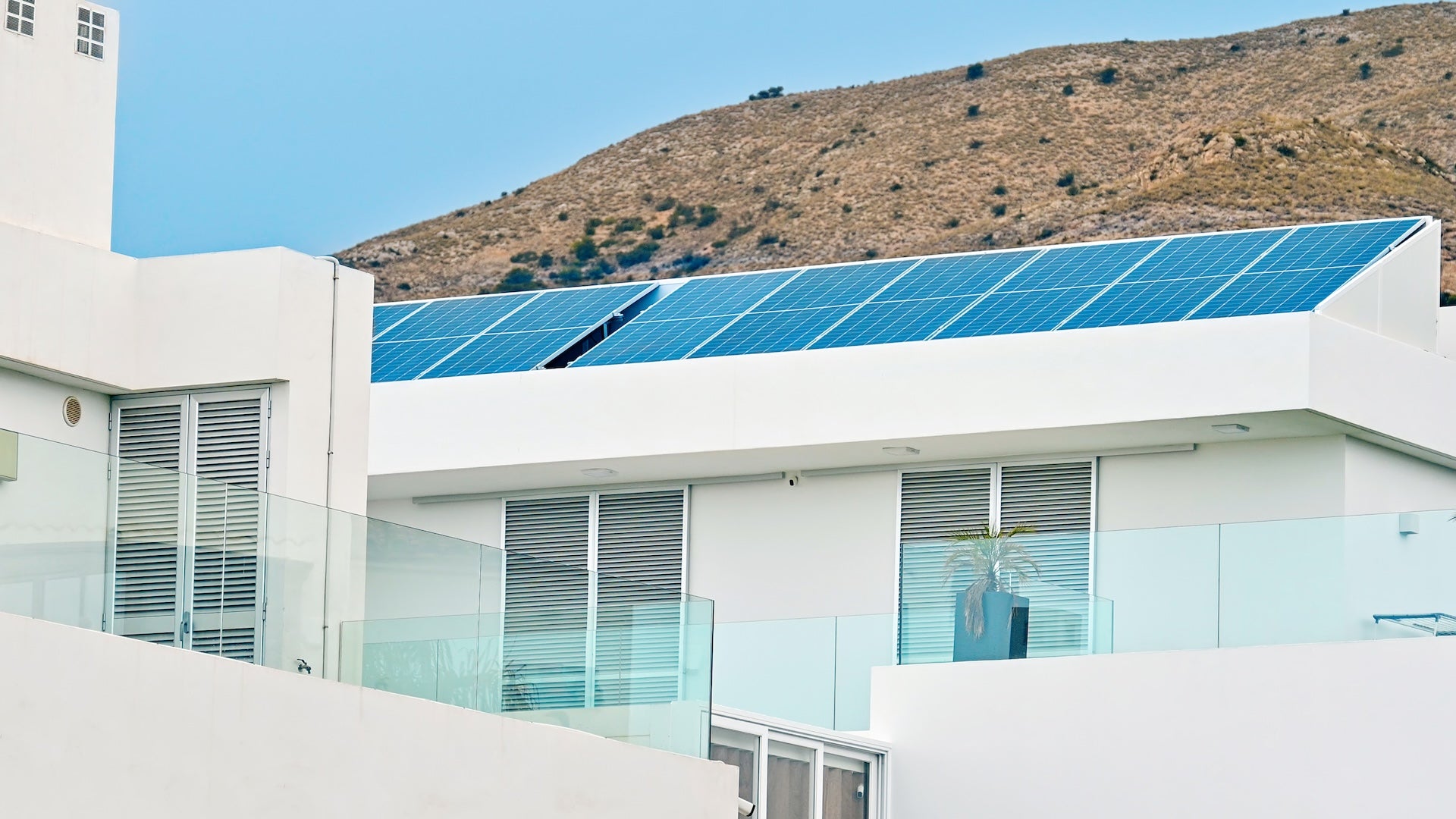 découvrez le coût d'installation d'un système solaire de 9 kw et les avantages économiques que cela peut représenter pour votre foyer. profitez des énergies renouvelables et réduisez votre facture énergétique tout en contribuant à la protection de l'environnement.