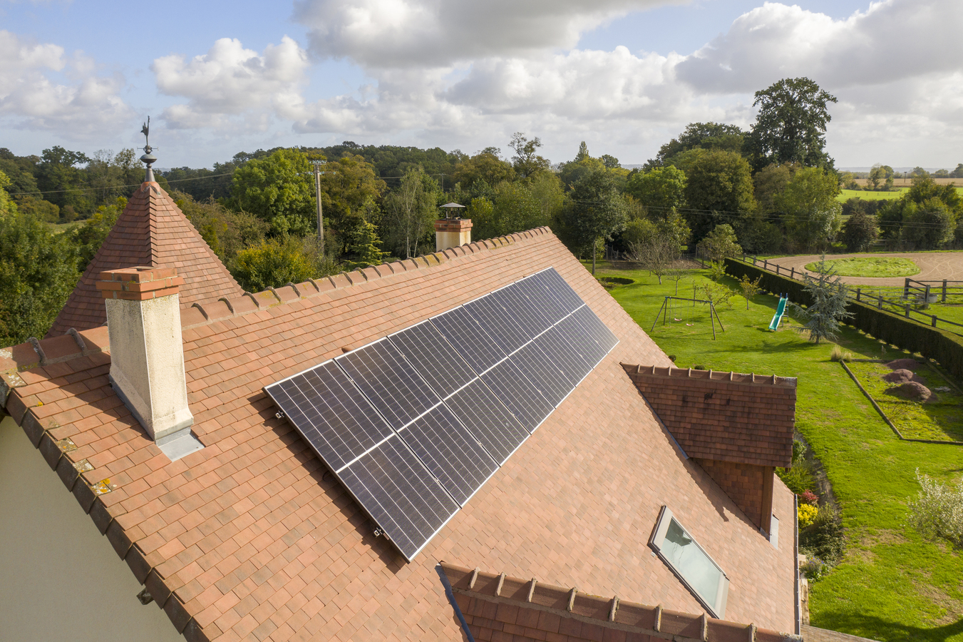 découvrez les dimensions des panneaux photovoltaïques à metz pour optimiser l'énergie solaire de votre installation. informez-vous sur les tailles disponibles et choisissez le modèle qui convient le mieux à vos besoins.