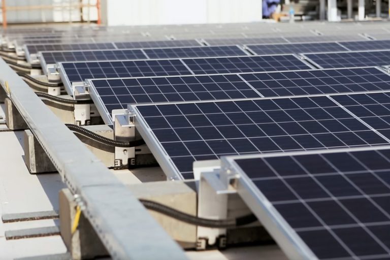 découvrez nos solutions de disjoncteurs photovoltaïques à metz, alliant sécurité et performance pour votre installation solaire. protégez vos équipements électriques tout en maximisant l'efficacité de votre système photovoltaïque.