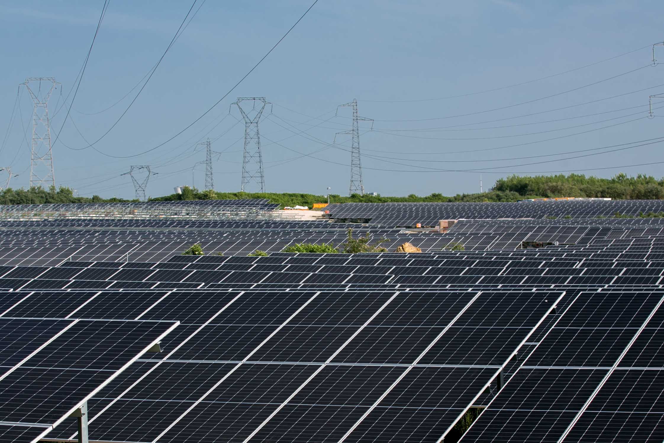 découvrez la durée de vie des panneaux photovoltaïques à metz et maximisez votre investissement énergétique. informez-vous sur les facteurs influençant leur longévité et les meilleures pratiques pour garantir leur performance sur le long terme.