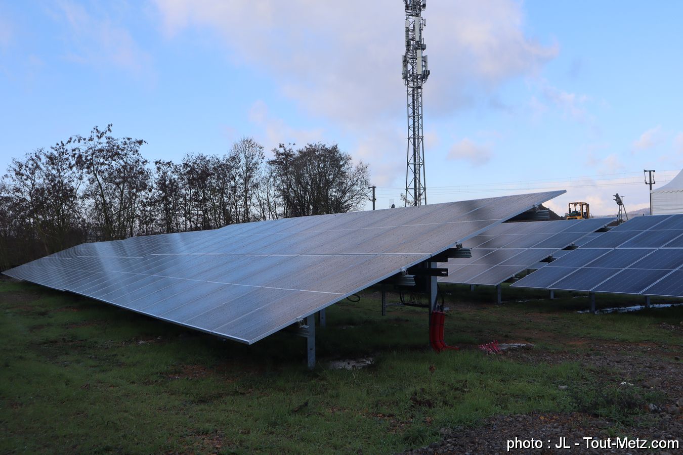 découvrez les solutions innovantes d'edf pour l'installation de panneaux solaires à metz. profitez d'une énergie verte, d'économies sur vos factures et d'un service de qualité dédié à votre projet énergétique.