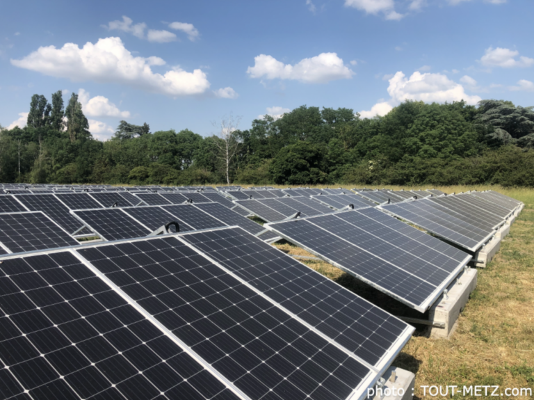 découvrez les solutions d'énergie renouvelable à metz avec nos panneaux photovoltaïques. profitez d'une énergie propre, réduisez vos factures et faites un geste pour la planète grâce à nos installations sur mesure.