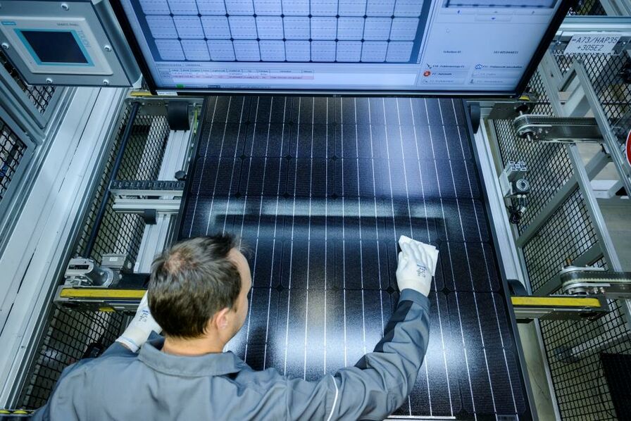 découvrez solarworld, un des principaux fabricants de panneaux solaires, offrant des solutions durables et performantes pour optimiser votre consommation d'énergie. explorez notre gamme de produits innovants conçus pour répondre aux besoins des particuliers et des professionnels.