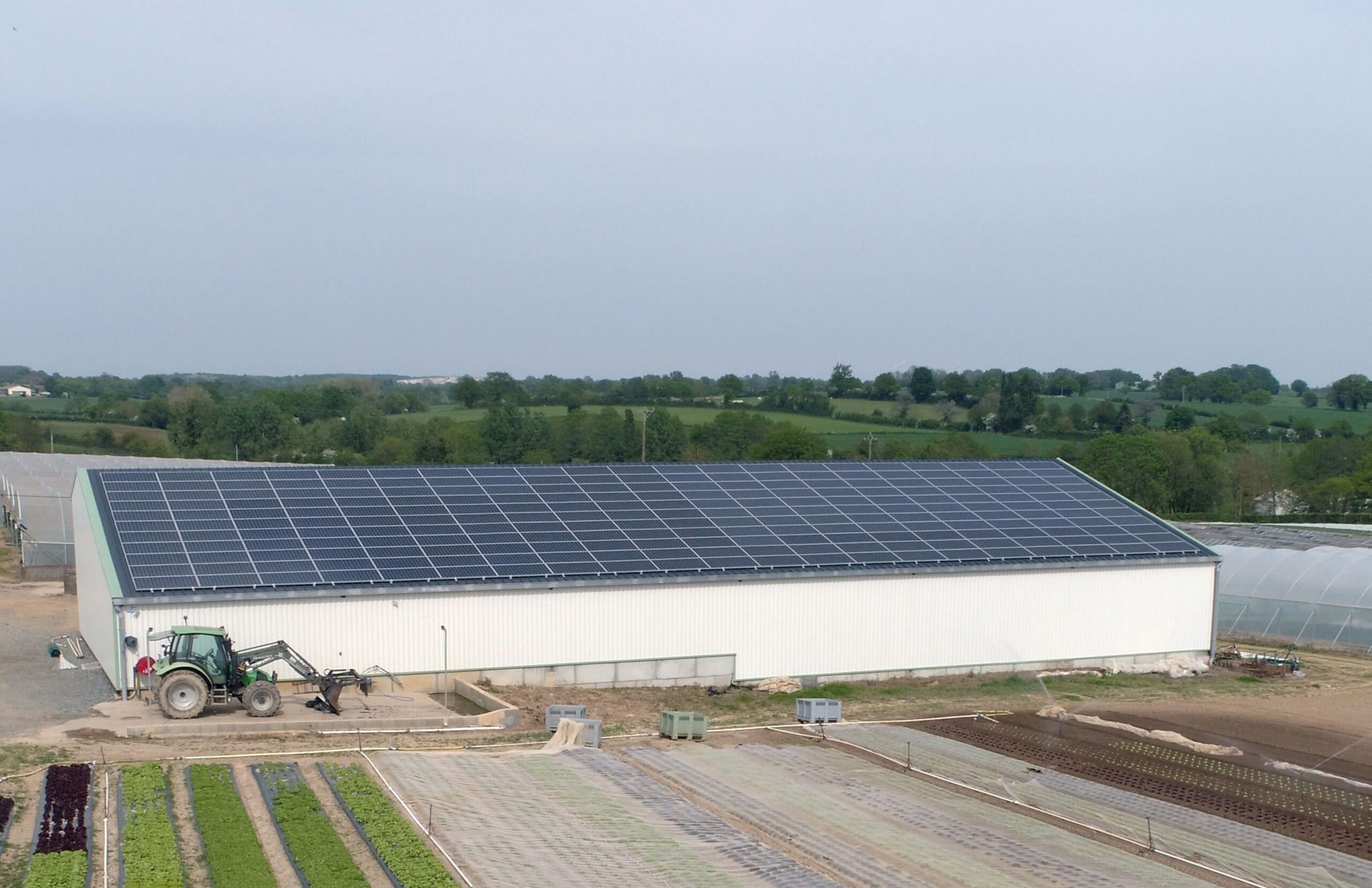 découvrez nos services d'installation de panneaux solaires sur toiture pour maximiser votre efficacité énergétique. profitez d'une énergie renouvelable, réduisez vos factures et contribuez à un avenir durable grâce à notre expertise en panneaux photovoltaïques.