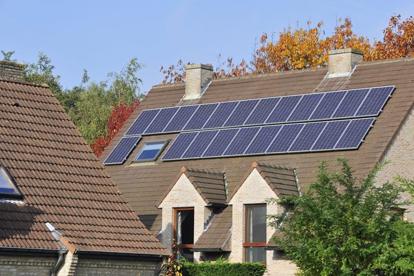 découvrez le meilleur panneau photovoltaïque de 2024 à metz ! optimisez votre production d'énergie solaire avec des solutions innovantes et performantes, adaptées à vos besoins. comparez les modèles et faites le choix idéal pour votre installation.