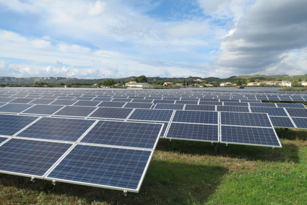 découvrez les meilleures solutions d'onduleurs photovoltaïques à metz pour optimiser votre production d'énergie solaire. transformez votre installation solaire en un système performant et fiable pour une consommation d'énergie durable.