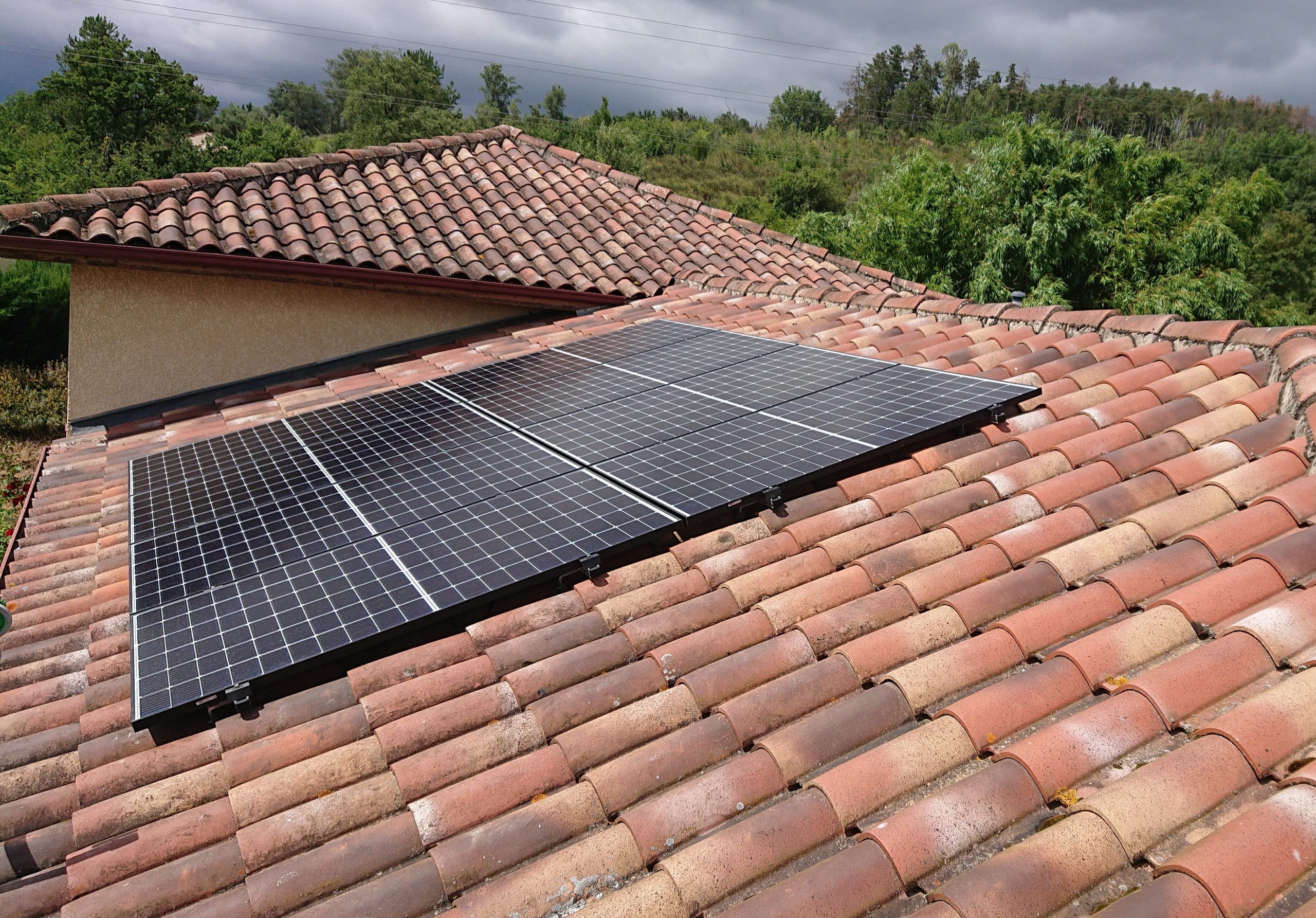 découvrez nos panneaux photovoltaïques 3kw à metz, une solution idéale pour réduire vos factures d'énergie et contribuer à la protection de l'environnement. profitez d'une installation de qualité et d'un accompagnement personnalisé pour un investissement durable.