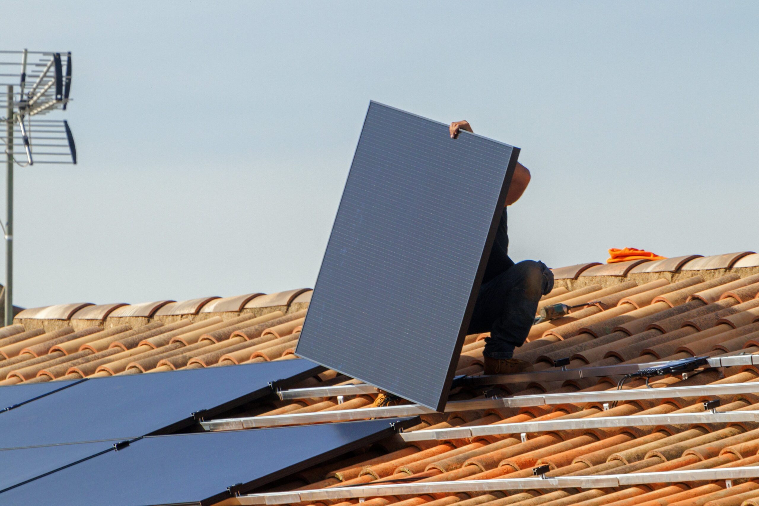 découvrez nos panneaux photovoltaïques de 6 kw à metz, une solution écologique et économique pour produire votre propre électricité. profitez d'une installation optimale pour réduire votre facture énergétique et contribuer à la transition énergétique.