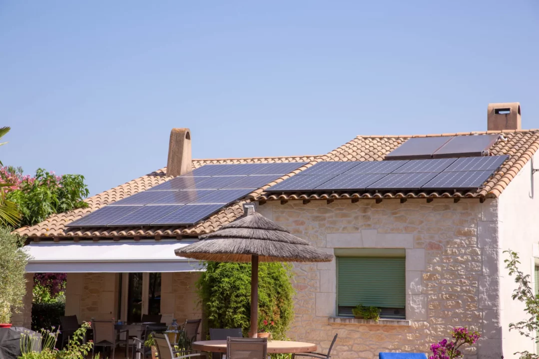 découvrez nos panneaux photovoltaïques de 6 kw à metz, une solution énergétique efficace et écologique pour réduire vos factures d'électricité. profitez d'une installation de qualité et d'un accompagnement professionnel pour un investissement durable.