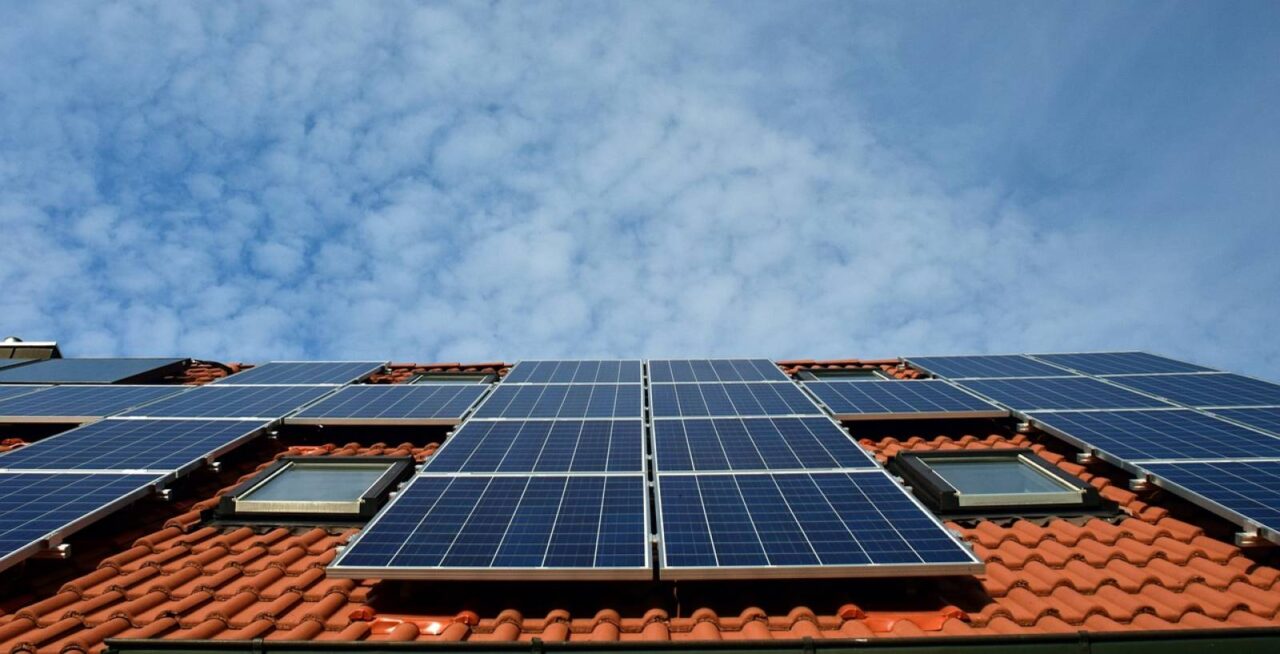 découvrez les meilleures solutions de panneaux photovoltaïques à metz. maximisez votre production d'énergie solaire et réduisez vos factures d'électricité grâce à des installations sur mesure adaptées à vos besoins. contactez-nous pour un devis gratuit !