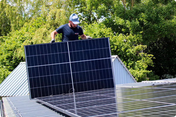 découvrez les meilleurs panneaux photovoltaïques à metz pour optimiser votre production d'énergie solaire. profitez d'une installation de qualité, d'un accompagnement personnalisé et d'aides financière pour réduire vos factures d'électricité tout en respectant l'environnement.