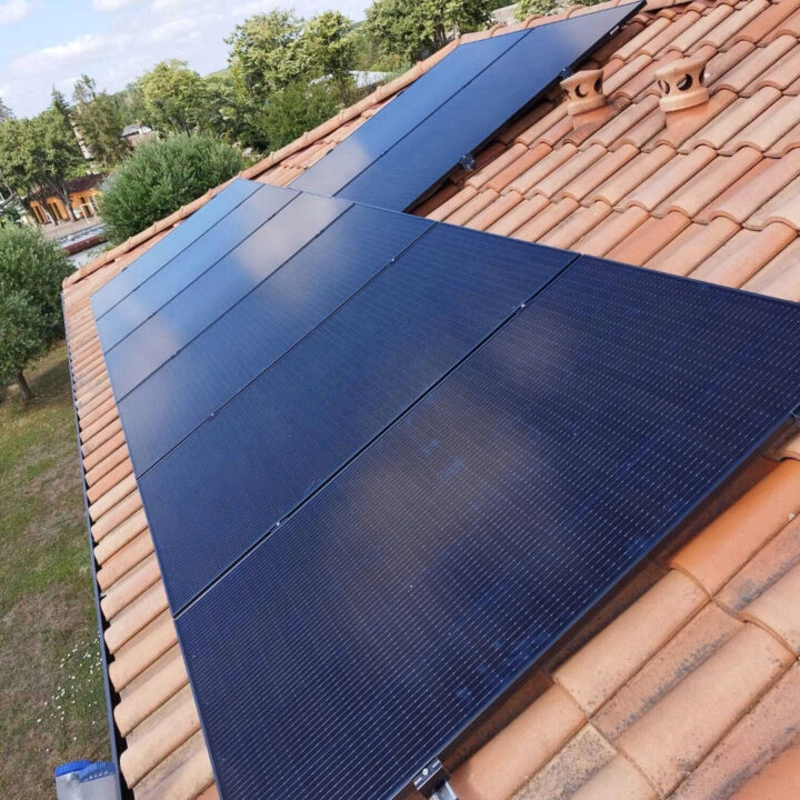 découvrez les avantages des panneaux photovoltaïques portables à metz. idéaux pour vos activités en plein air, ces dispositifs solaires légers et efficaces vous permettent de générer votre propre énergie verte, où que vous soyez. optez pour une solution durable et pratique pour recharger vos appareils tout en respectant l'environnement.