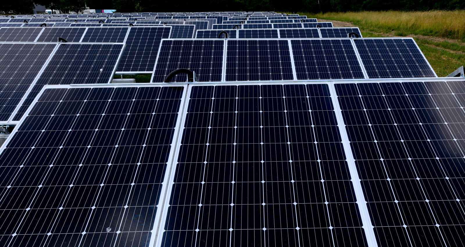 découvrez nos solutions de panneaux solaires à metz, idéales pour réduire vos factures d'énergie et adopter une démarche éco-responsable. installation professionnelle, performances optimales et conseils personnalisés pour une transition énergétique réussie.