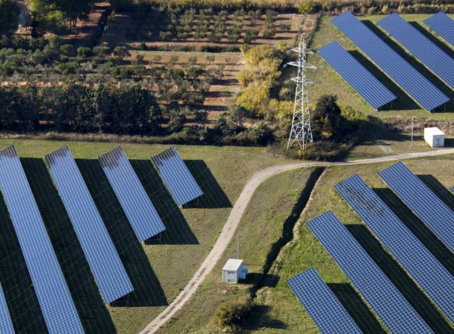 découvrez les meilleurs prix pour l'installation de panneaux solaires à metz. profitez d'économies d'énergie et contribuez à la transition écologique tout en bénéficiant d'offres compétitives et d'un accompagnement personnalisé.