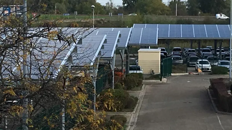 découvrez les prix au mètre carré des panneaux photovoltaïques à metz. comparez les options disponibles et trouvez la solution idéale pour optimiser votre investissement en énergies renouvelables.