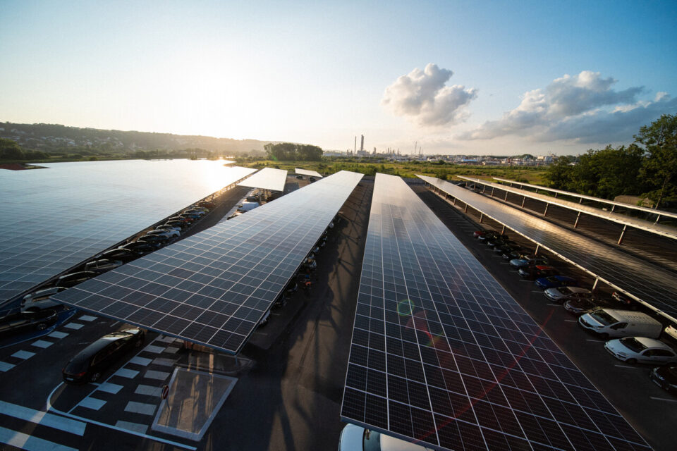 découvrez la puissance des panneaux solaires à metz, une solution écologique et économique pour produire votre propre énergie. informez-vous sur les avantages, les installations disponibles et comment réduire vos factures d'électricité tout en préservant l'environnement.