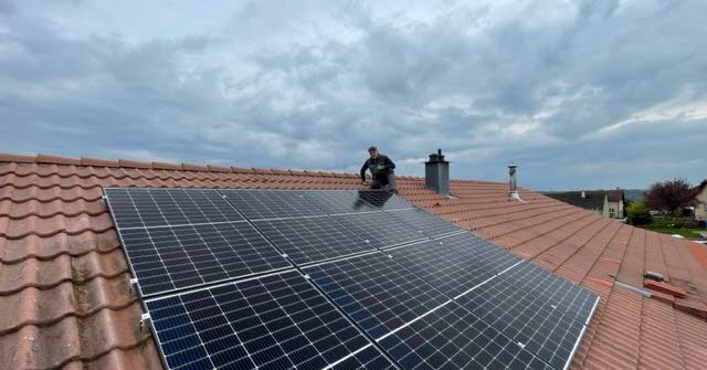 découvrez les témoignages de particuliers et de professionnels à metz sur l'installation de panneaux photovoltaïques. apprenez-en davantage sur leurs expériences, les avantages et les économies réalisées grâce à l'énergie solaire.