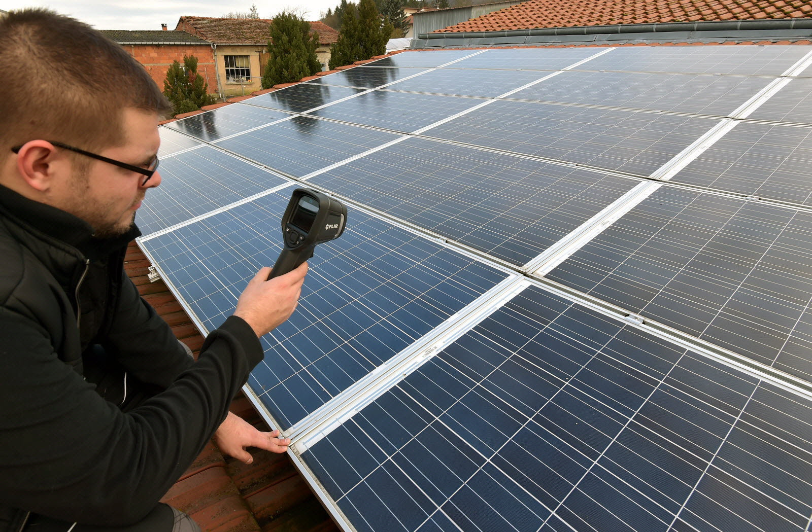 découvrez comment les victimes de panneaux photovoltaïques à metz se battent pour leurs droits et les solutions possibles face aux désagréments causés par ces installations. informez-vous sur les recours et les aides disponibles.