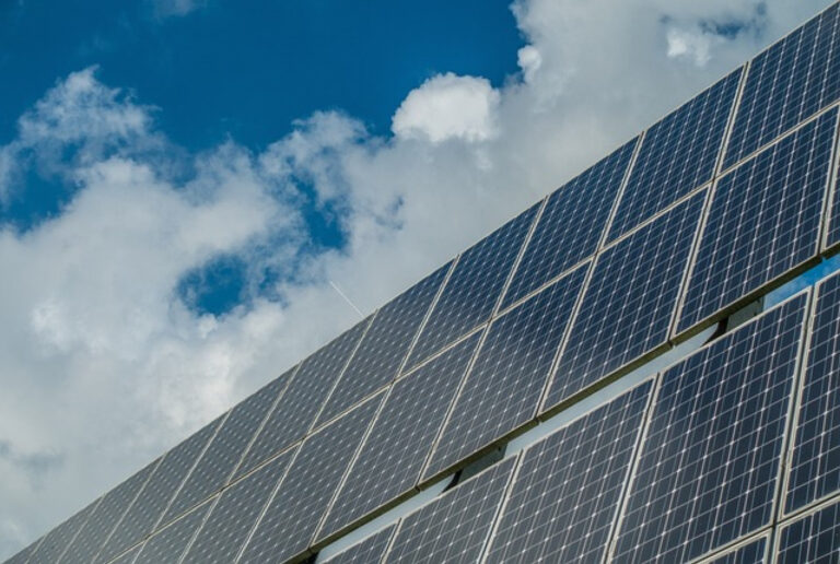 découvrez comment les panneaux solaires à metz peuvent transformer votre consommation d'énergie. profitez d'une source d'énergie renouvelable, réduisez vos factures et participez à la transition écologique. informez-vous sur les solutions adaptées à vos besoins.