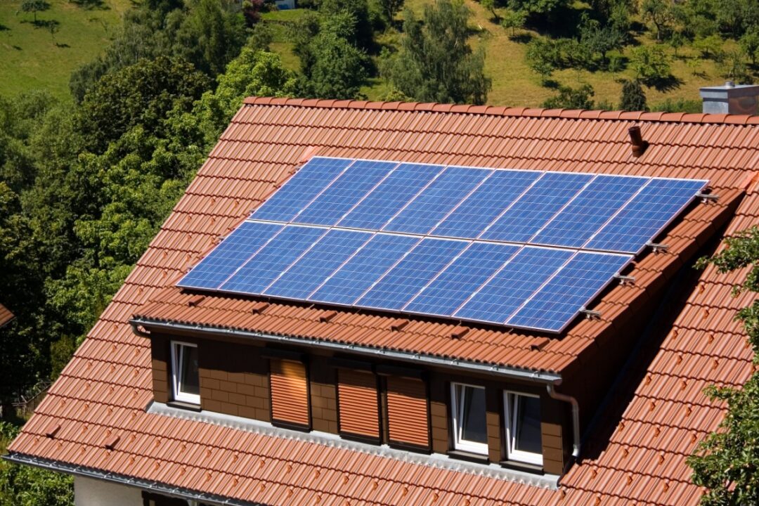 découvrez le fonctionnement des panneaux solaires à metz. apprenez comment ces dispositifs convertissent la lumière du soleil en énergie électrique, leur efficacité, ainsi que les avantages de leur utilisation dans votre maison ou entreprise.