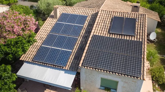 découvrez l'énergie solaire thermodynamique, une solution innovante et durable pour la production de chaleur et d'électricité. explorez ses avantages, son fonctionnement et son impact sur la transition énergétique.