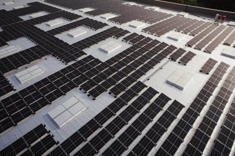 découvrez nos solutions d'étanchéité photovoltaïque à metz, alliant performance et durabilité. protégez votre installation solaire des intempéries tout en garantissant une efficacité optimale. contactez-nous pour un devis personnalisé et sécurisez votre investissement énergétique.