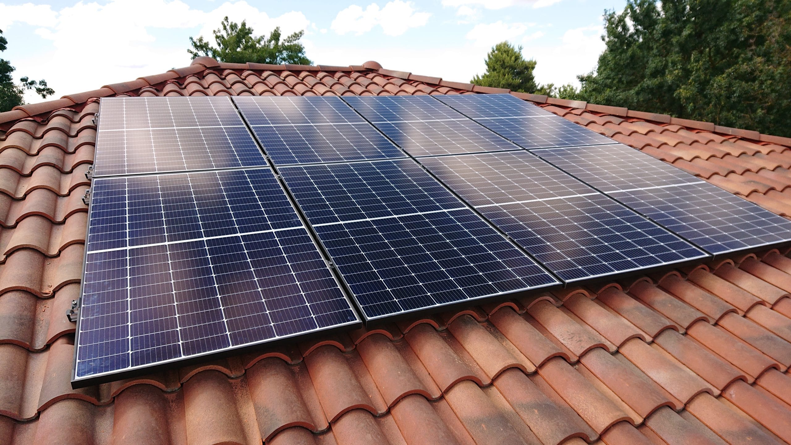 découvrez nos panneaux photovoltaïques de 3 kw à metz, idéaux pour optimiser votre consommation d'énergie et réduire vos factures. optez pour une solution écologique et économique avec nos installations de qualité.