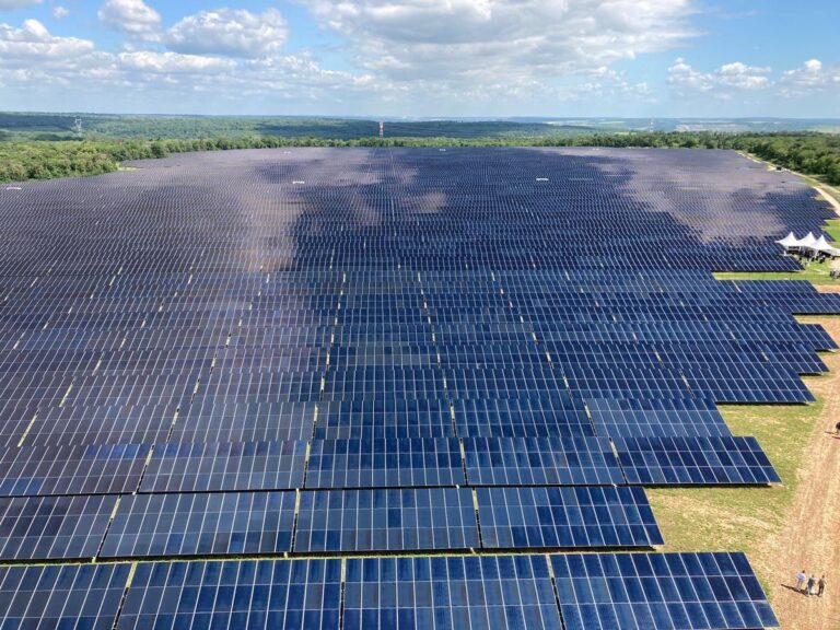 découvrez la puissance photovoltaïque par m² à metz : optimisez votre consommation d'énergie grâce aux solutions solaires innovantes et durables. informez-vous sur les installations, les rendements et les avantages écologiques dans votre région.