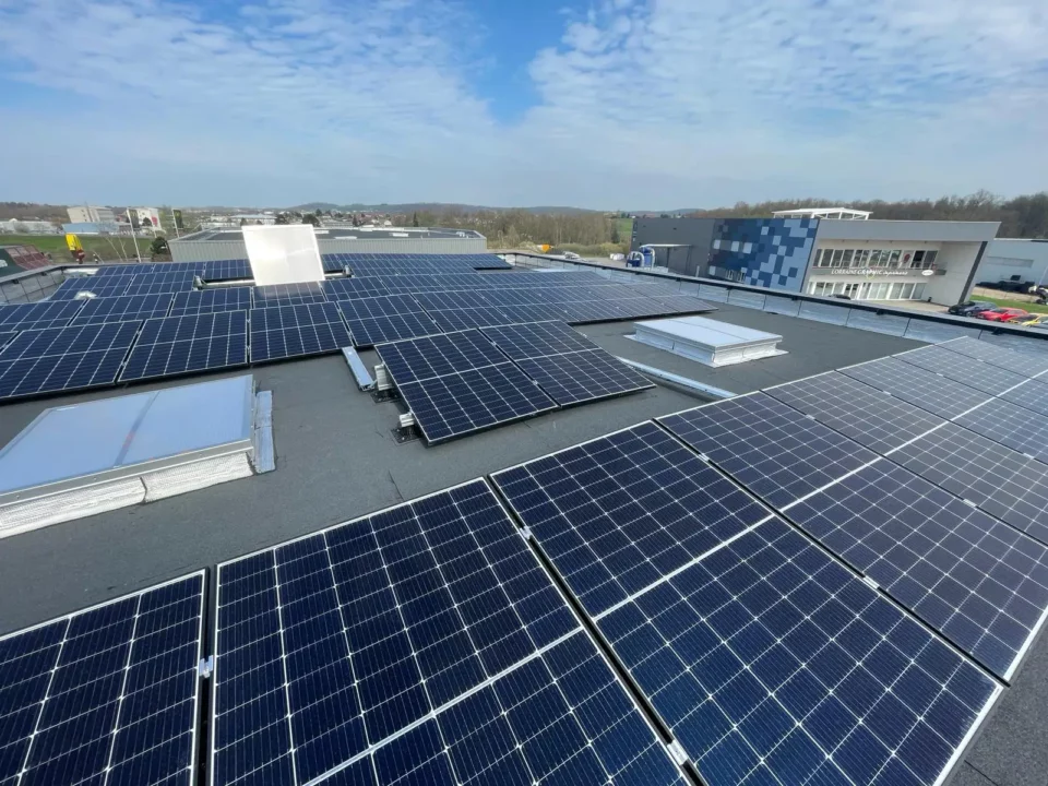 obtenez rapidement votre devis personnalisé pour l'installation de panneaux photovoltaïques à metz. profitez d'une énergie renouvelable, réduisez vos factures d'électricité et participez à la transition énergétique. contactez-nous dès aujourd'hui pour une évaluation gratuite.