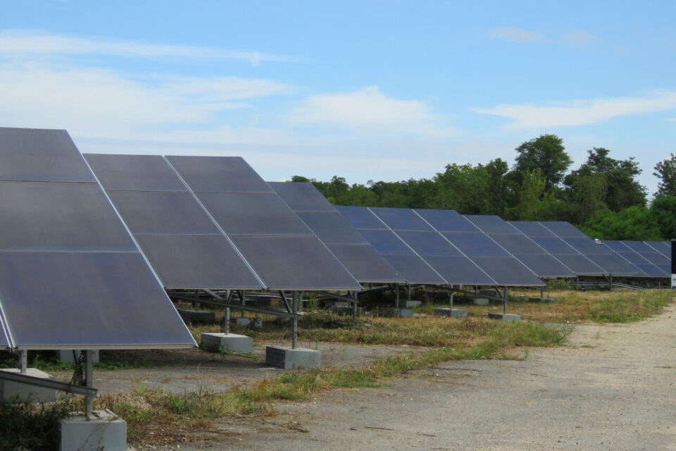 découvrez nos panneaux solaires edf à metz, conçus pour transformer votre espace en une source d'énergie renouvelable. profitez d'une installation professionnelle et de conseils personnalisés pour optimiser votre consommation d'électricité tout en contribuant à la protection de l'environnement.