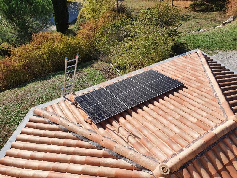 découvrez nos solutions de panneaux solaires 9kw à metz pour réduire vos factures d'énergie et adopter une démarche éco-responsable. profitez d'une installation de qualité, d'un suivi personnalisé et des aides gouvernementales pour rentabiliser votre investissement.