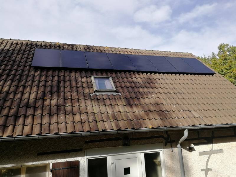 découvrez comment installer des panneaux solaires sur une maison de 150m2 à metz. profitez des avantages économiques et écologiques de l'énergie solaire tout en augmentant la valeur de votre bien. obtenez des conseils pratiques et des informations sur les subventions disponibles.