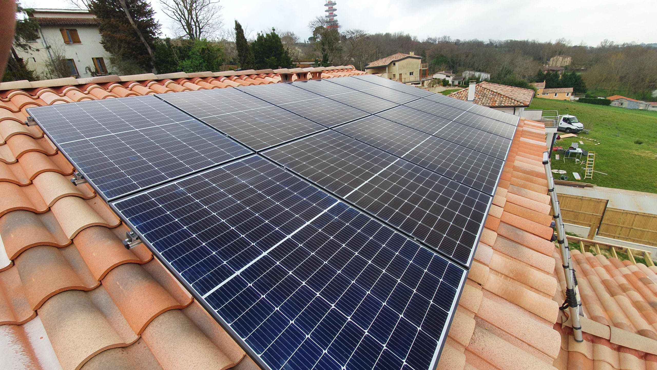 découvrez comment installer des panneaux solaires sur une maison de 150m2 à metz. profitez d'une énergie renouvelable, réduisez vos factures d'électricité et faites un geste pour l'environnement grâce à des solutions adaptées à vos besoins.