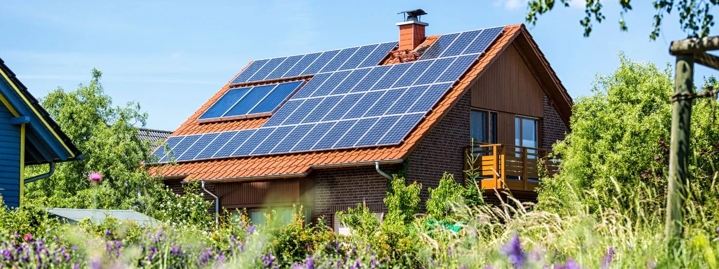 découvrez comment le prêt éco-ptz vous permet de financer l'installation de panneaux solaires chez vous. profitez d'une solution écologique et économique pour réduire vos factures d'énergie tout en contribuant à la transition énergétique.